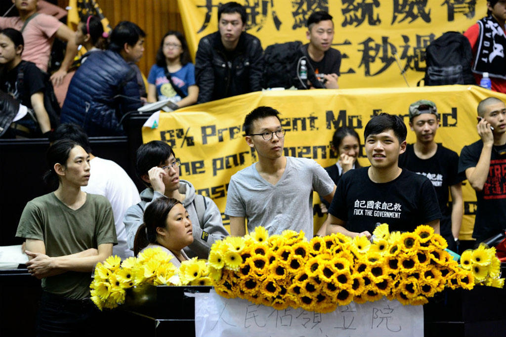 Students in Taiwan occupy the parliament buildin