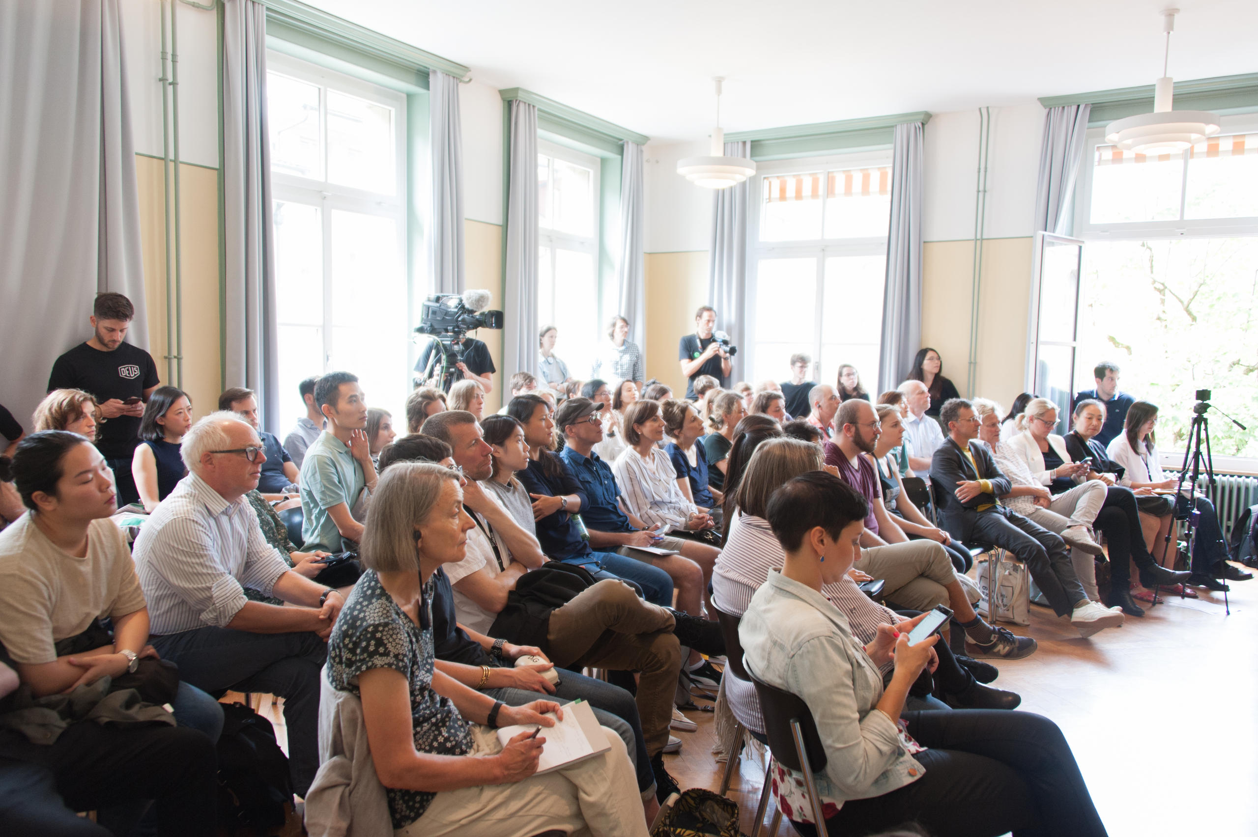 现场观众提问非常活跃