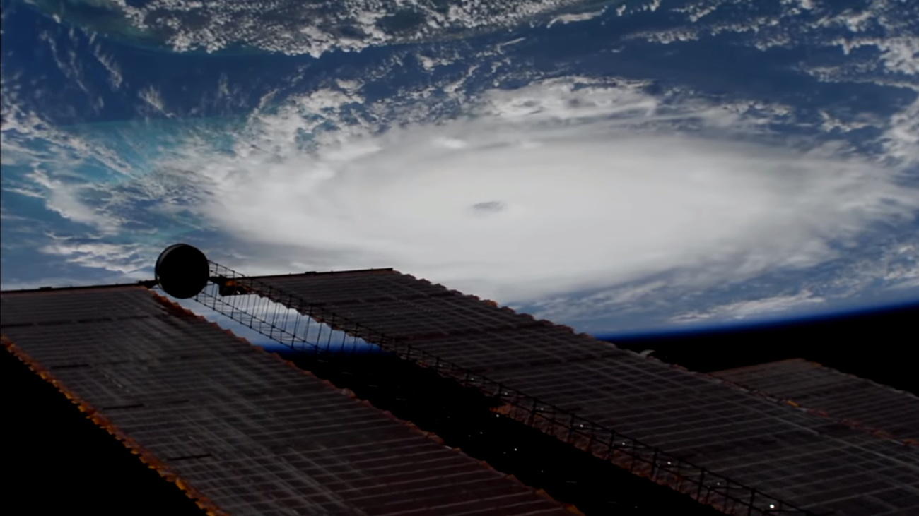 uragano visto dallo spazio