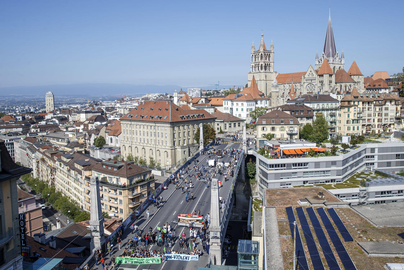 The Bessières bridge in the centre of Lausanne blocked by protestors.