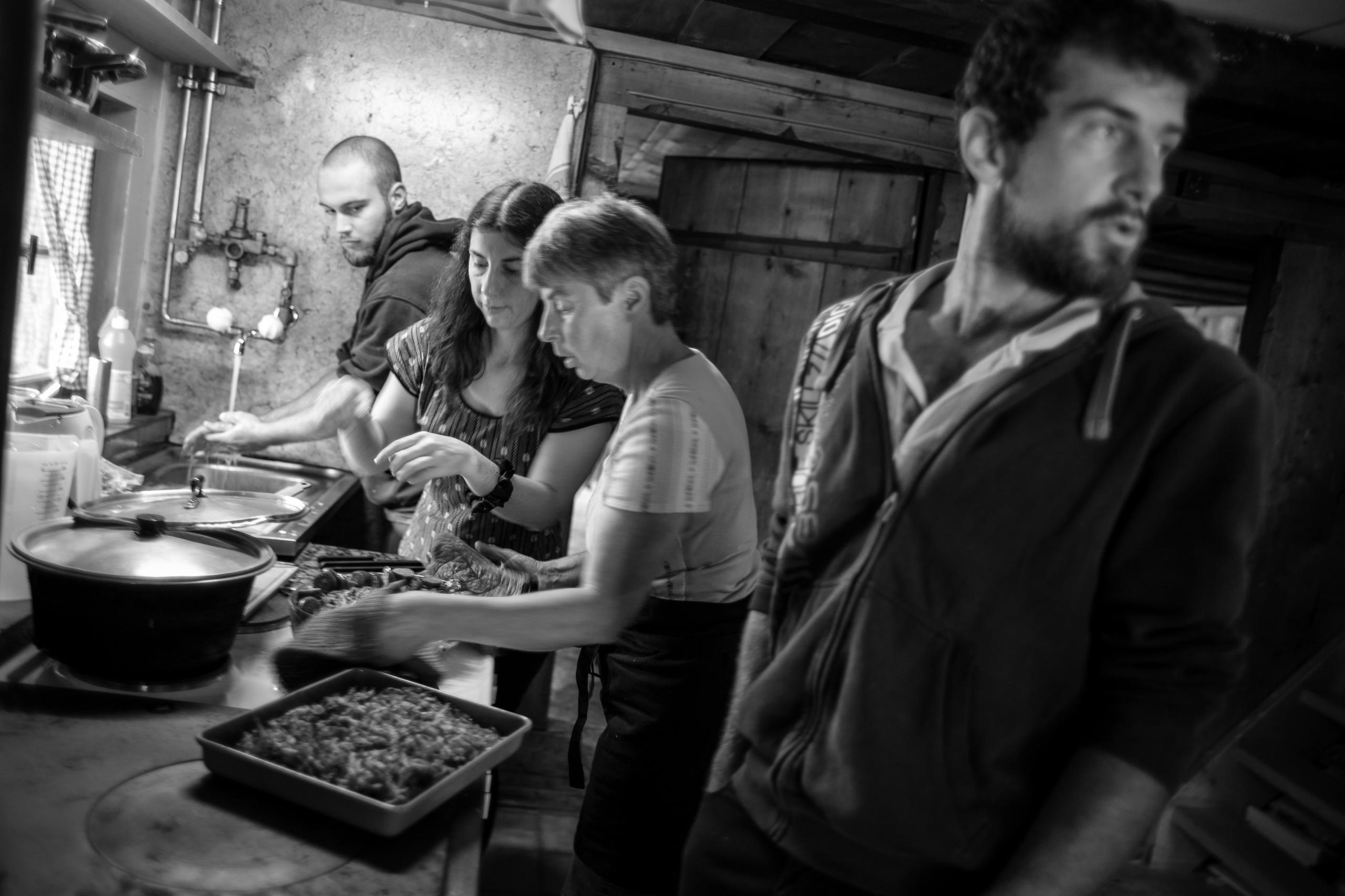 Essen bereiten nach Alpabzug