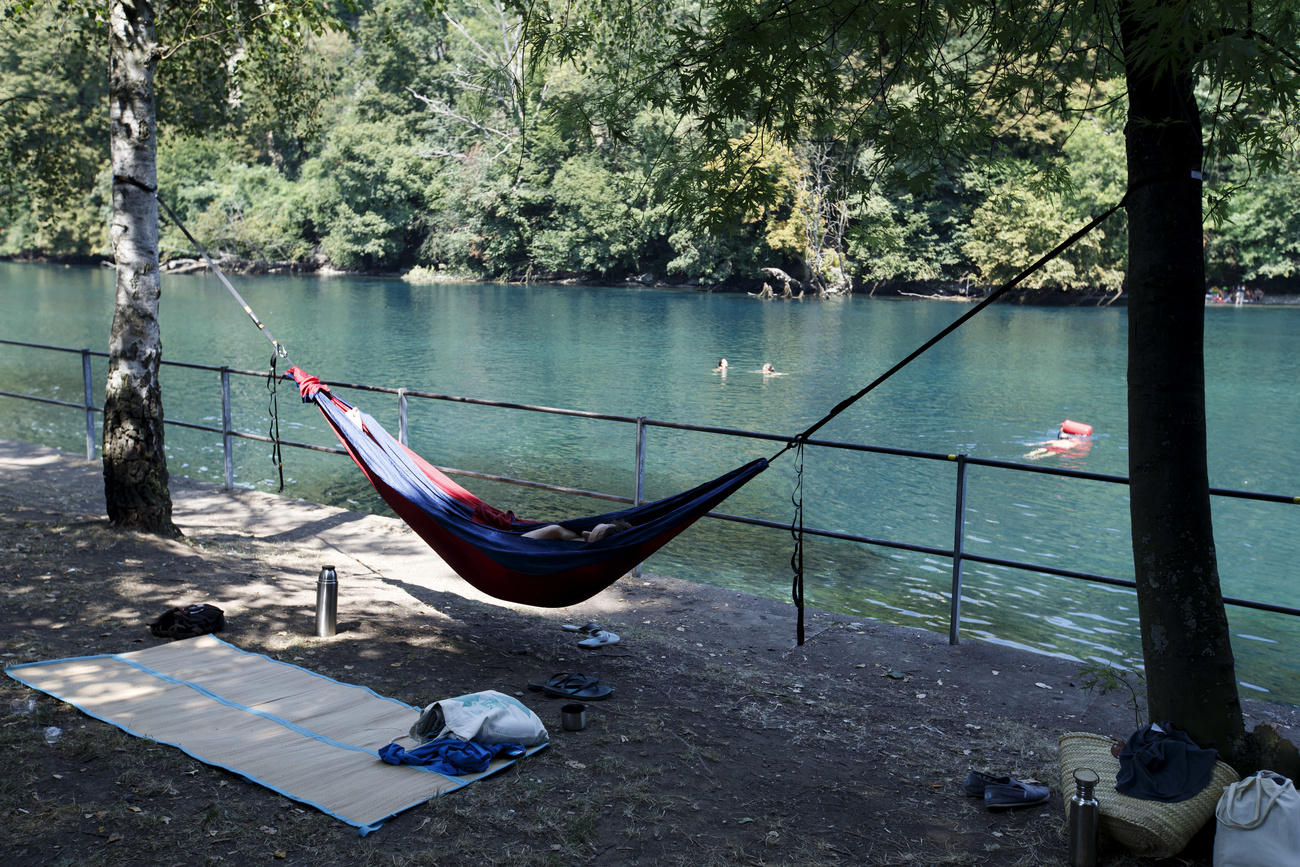 A hammock by the Rhône