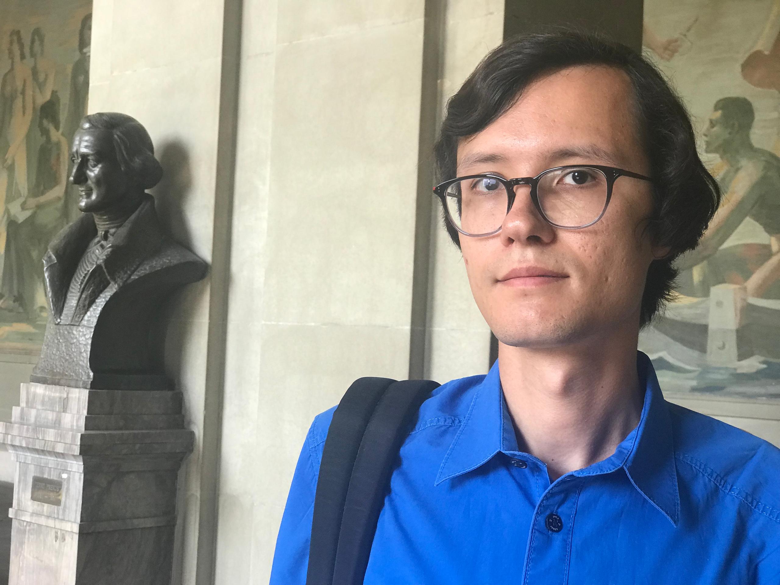 портрет Александра Енилина