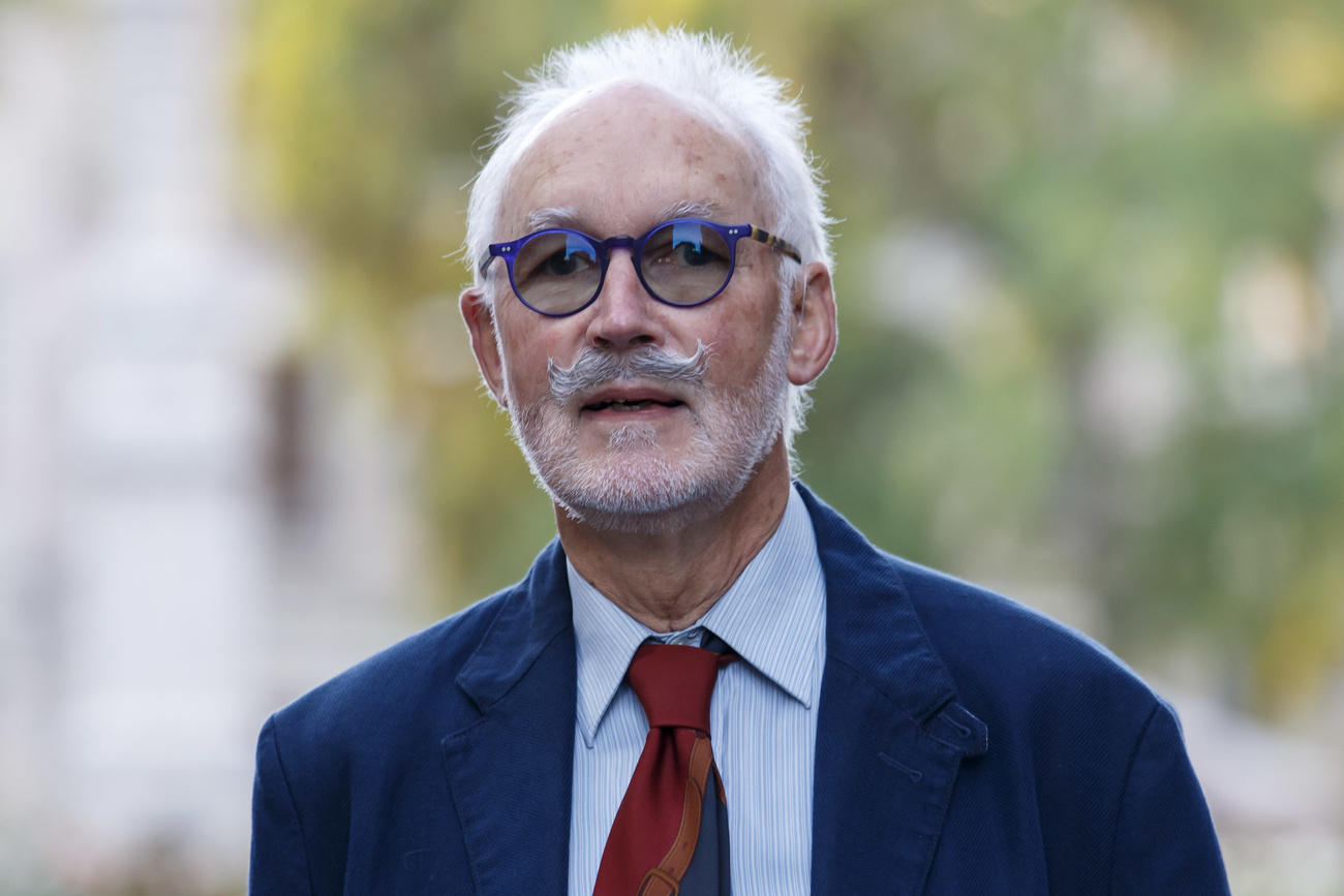 Pierre Beck, medecin et vice-president d Exit en Suisse romande