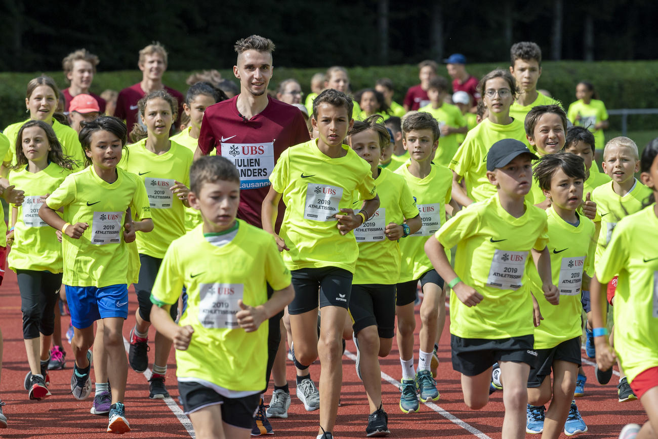 young people running
