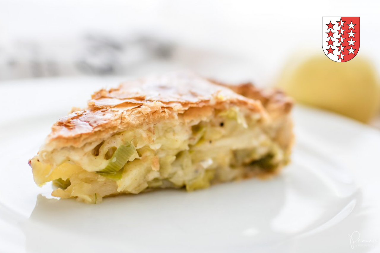 Die Walliser Spezialität Cholera – ein Gemüsekuchen mit Lauch, Kartoffeln, Käse und Äpfeln.