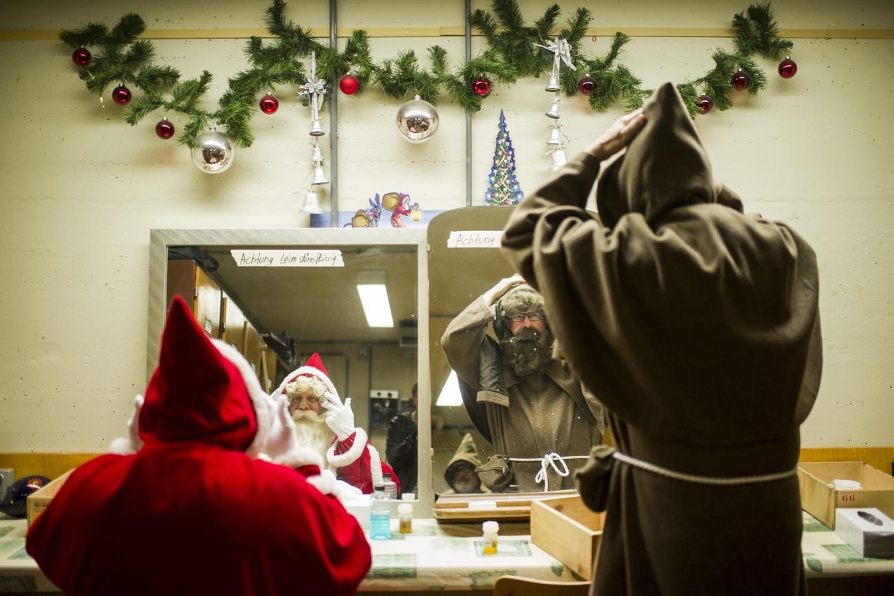 Samichlaus e Schmutzli se preparando