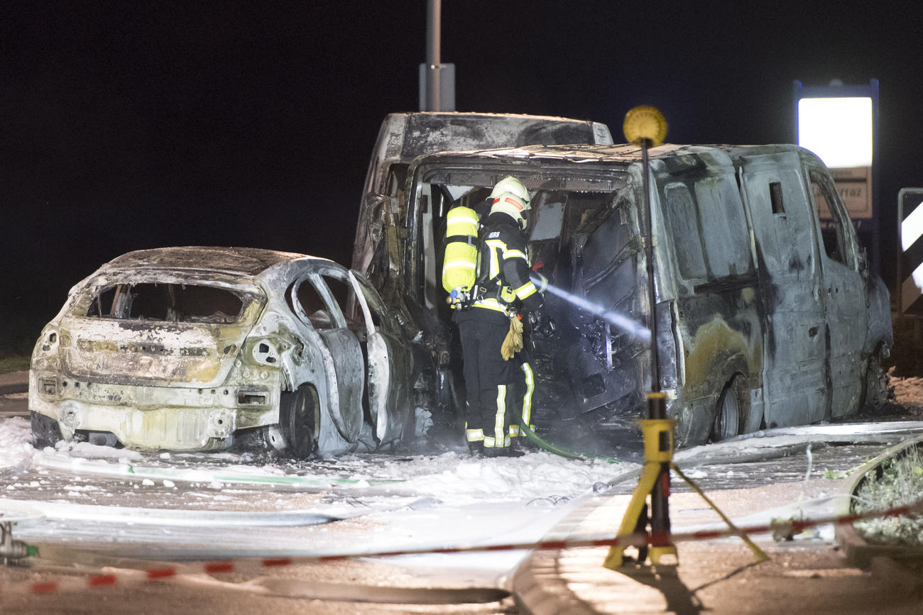 Ausgebrannte Autowracks