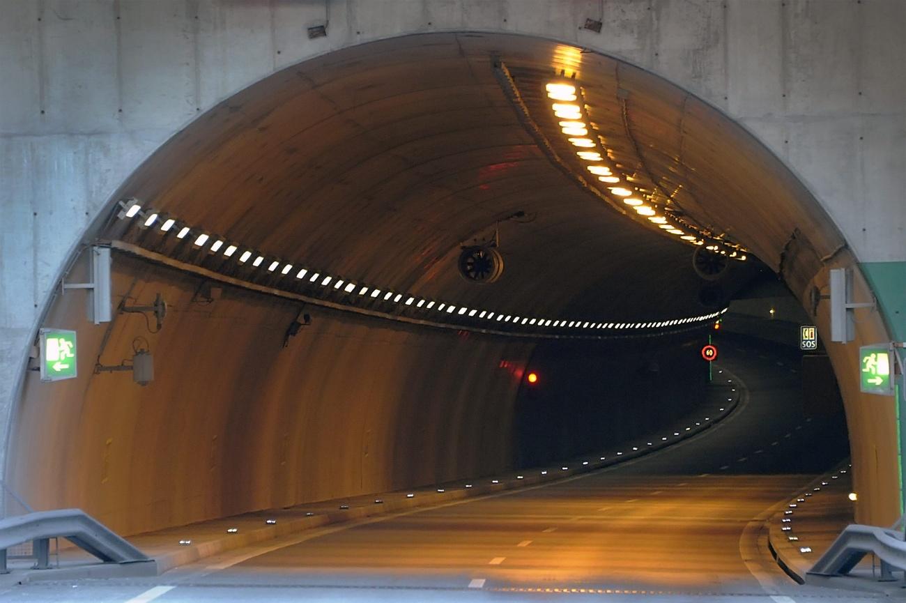 Road tunnel