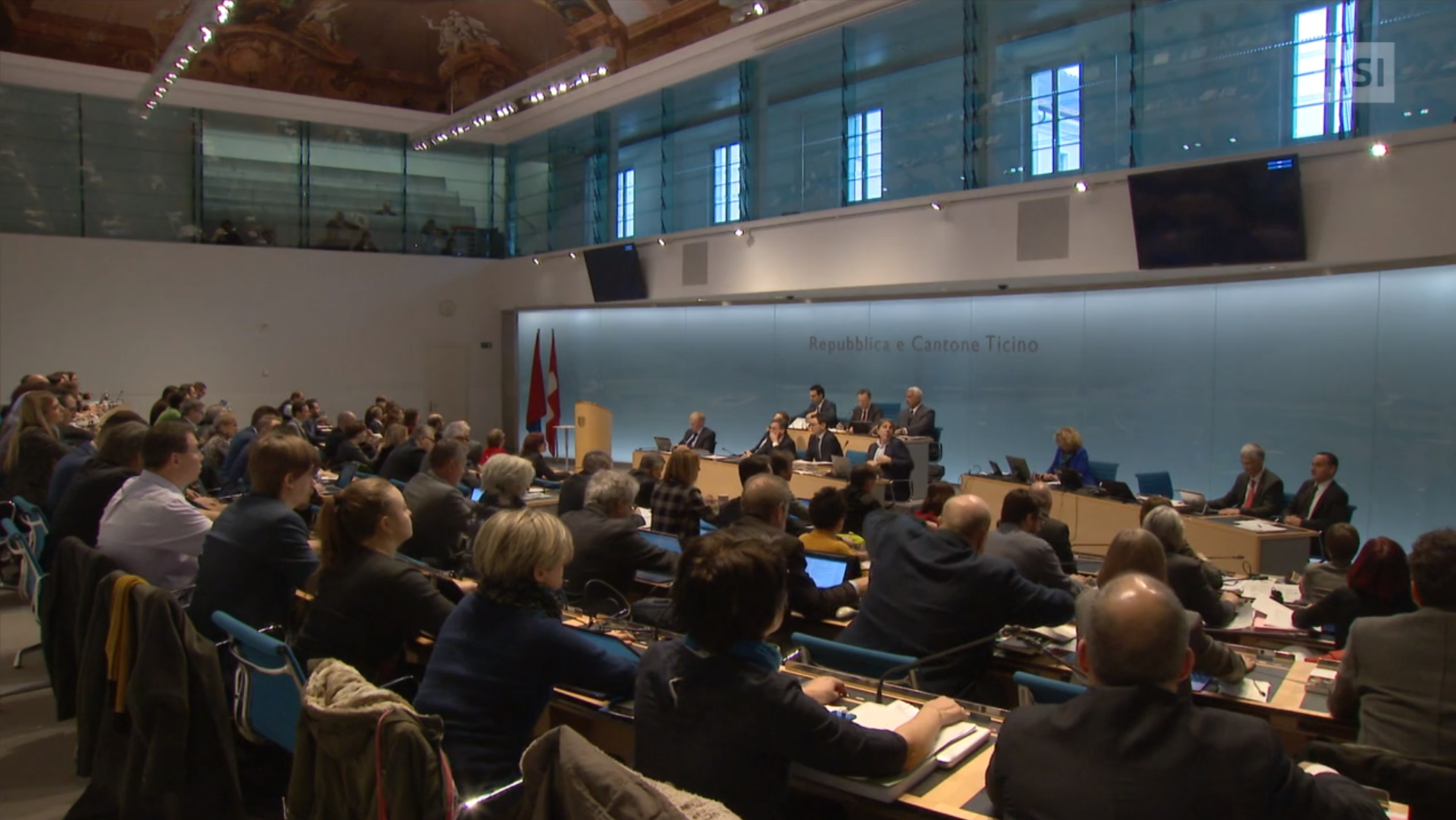Veduta dall alto dei banchi del Gran Consiglio (parlamento) ticinese