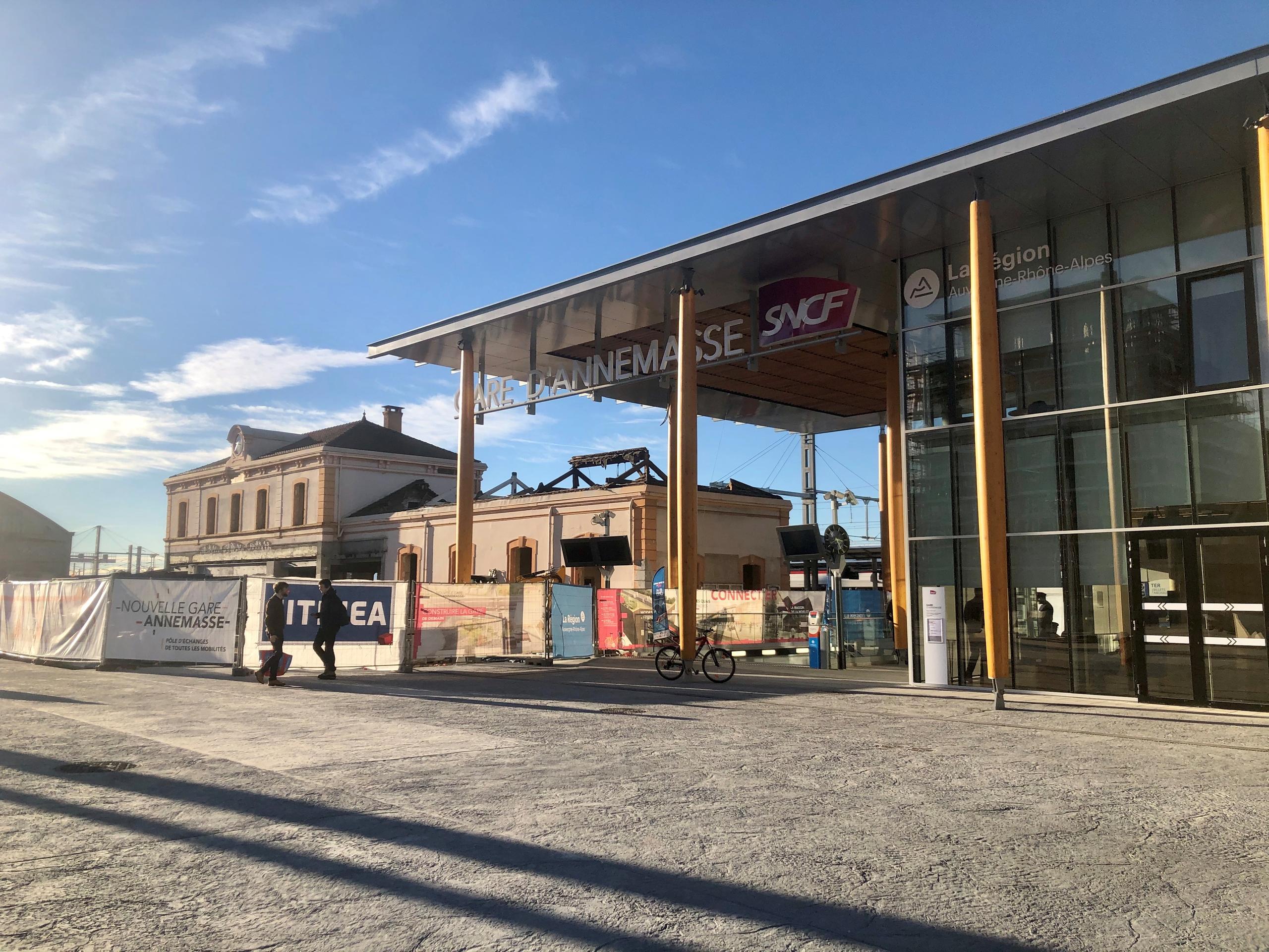 アヌマッス駅