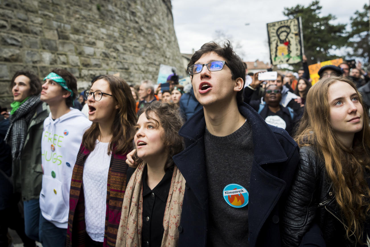 Junge Klimaaktivistinnen und -aktivisten demonstrierten in Lausanne