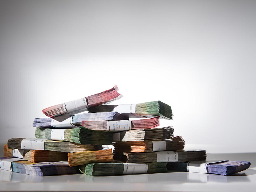 Les milliardaires détiennent plus d'argent que 60% de l'humanité - SWI ...