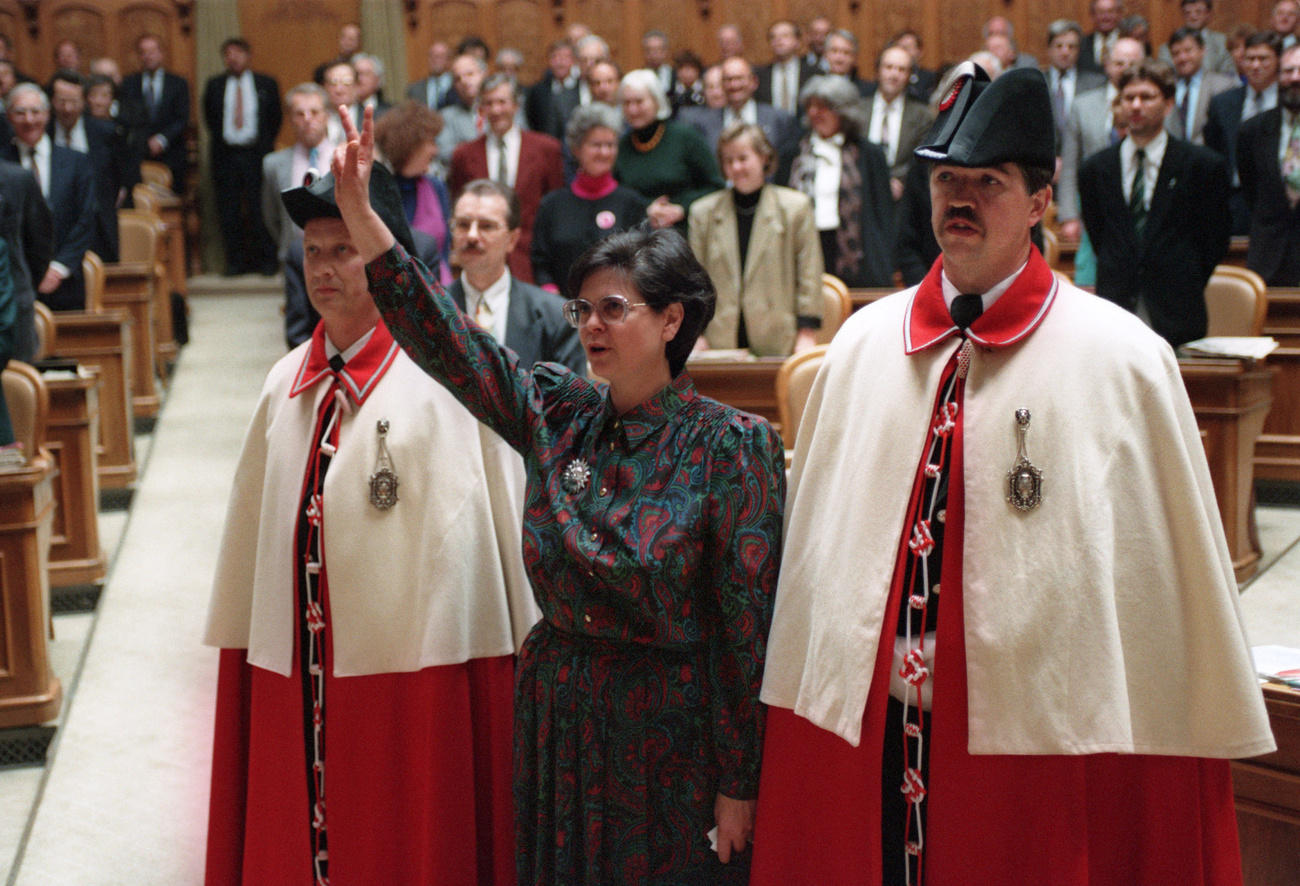 Dreifuss presta giuramento.