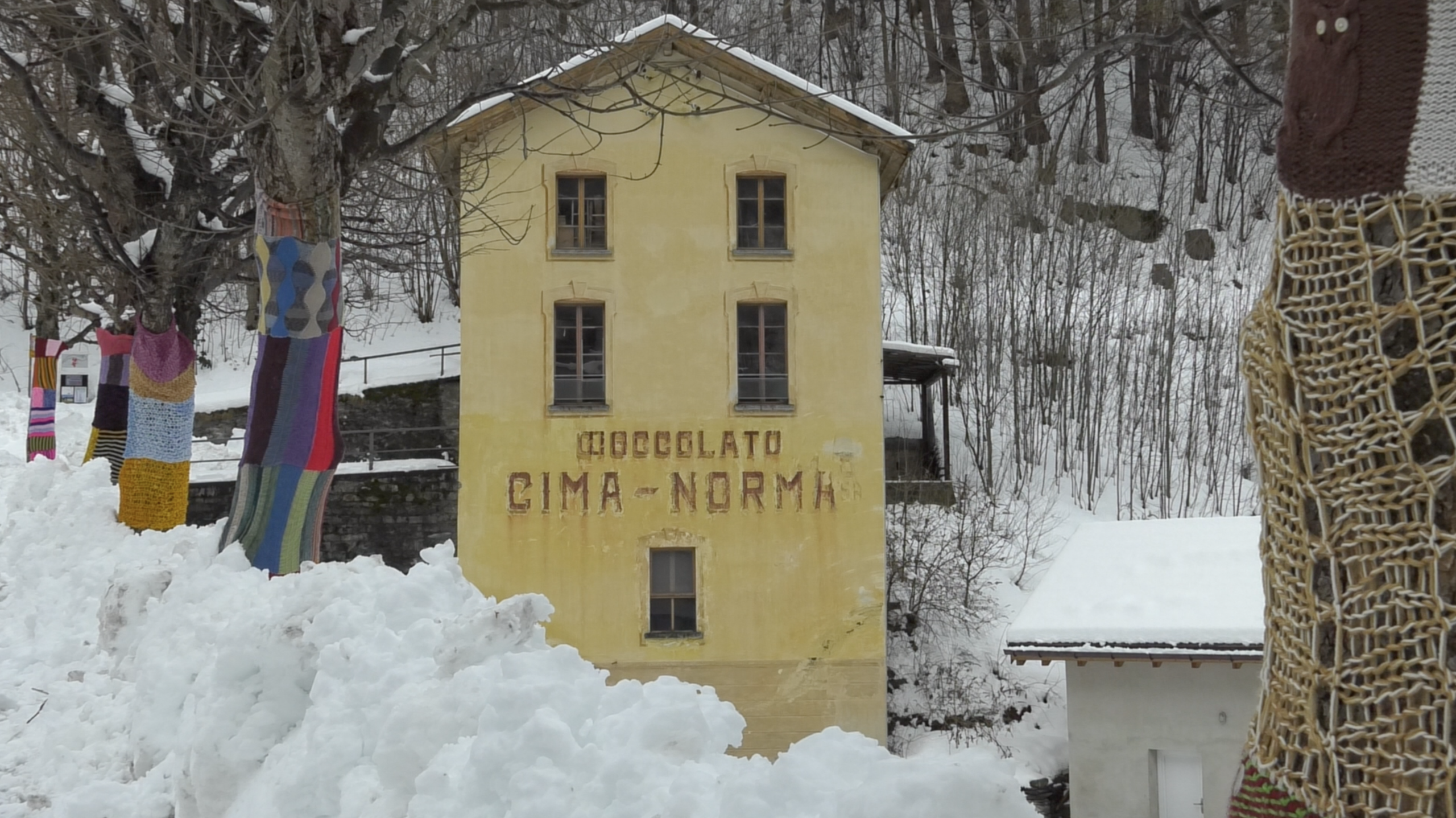 facciata con la scritta cima norma