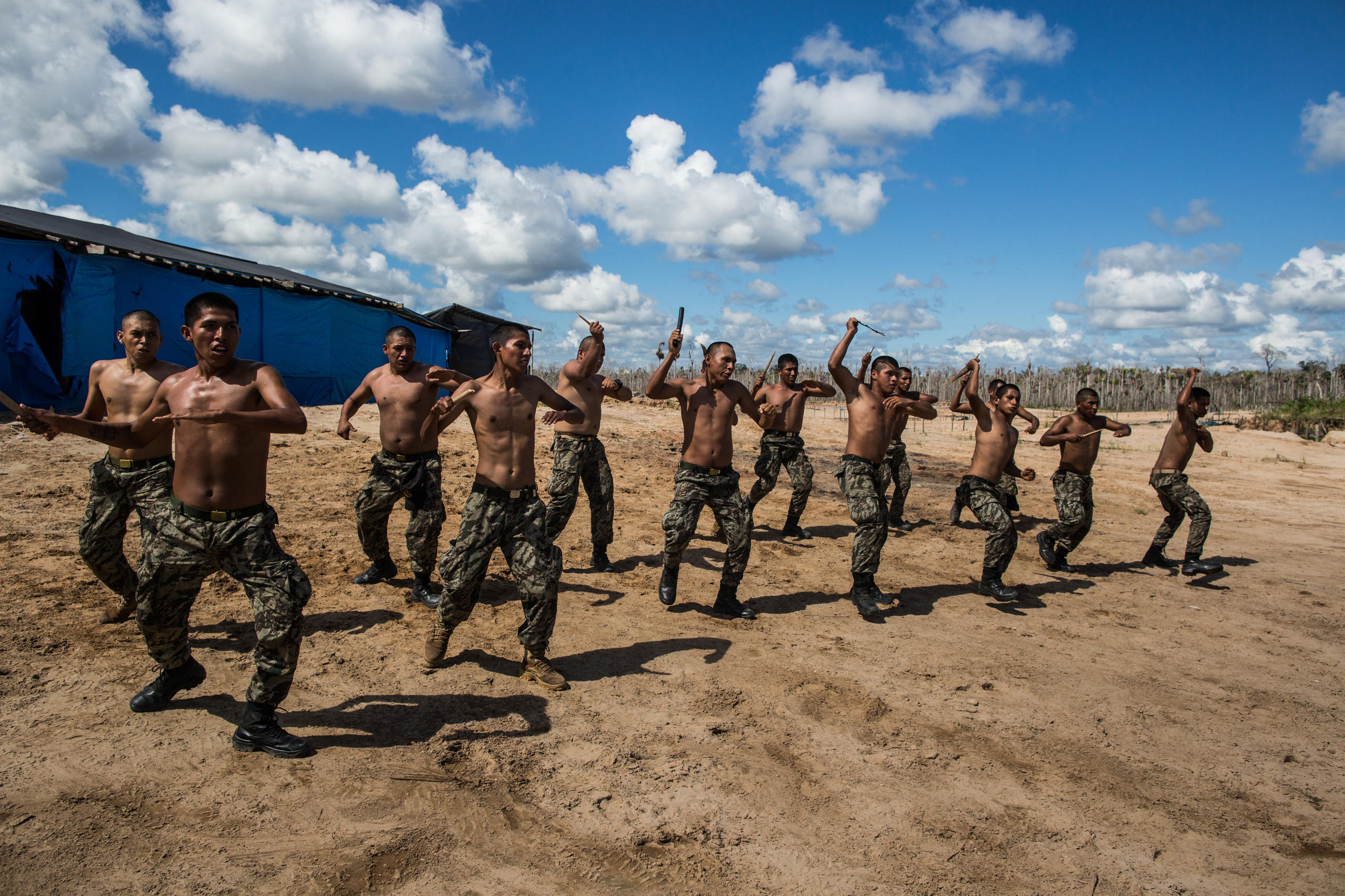 Peruvian military forces training