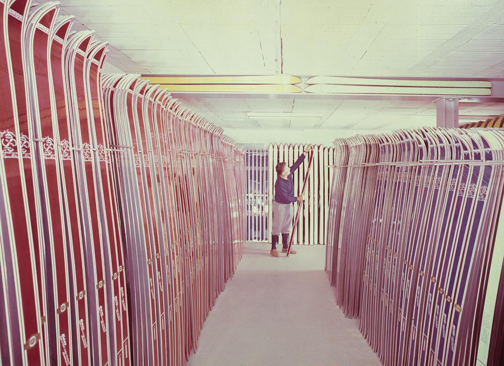 Ski storage in the specialist Ski sport shop