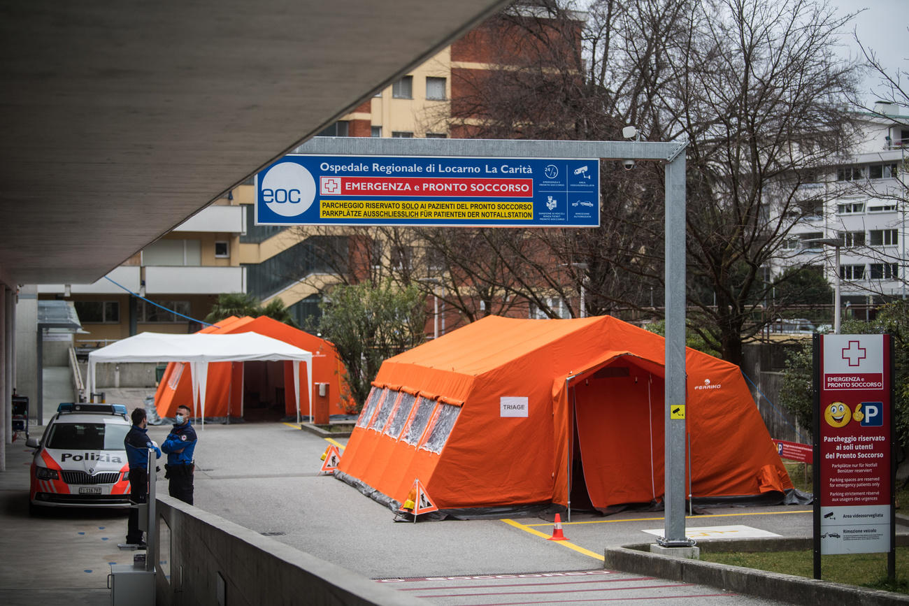 L entrata dell ospedale la Carità di Locarno. Ospedale deputato per ositare i malati da coronovirus