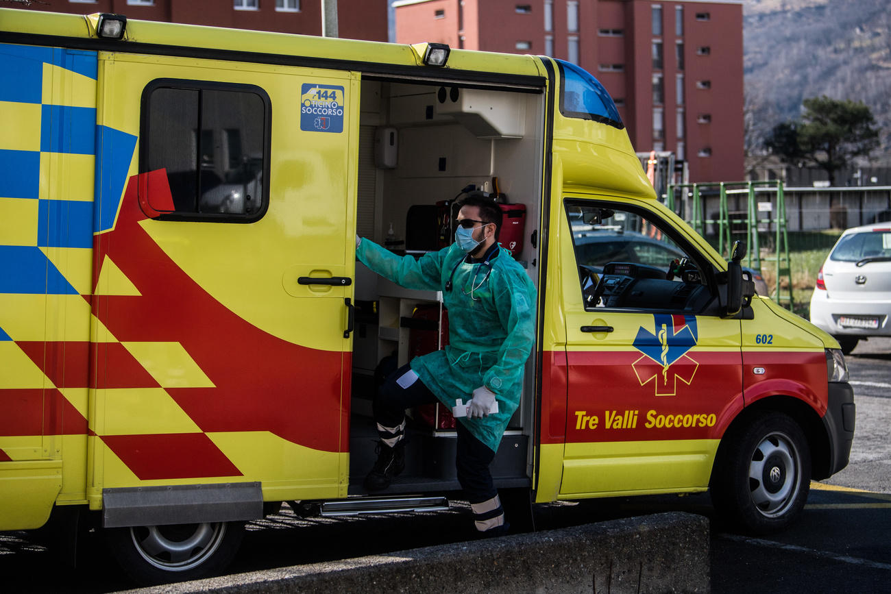 Un ambulanza del servizio regionale Tre Valli Soccorso a Biasca (Ticino)