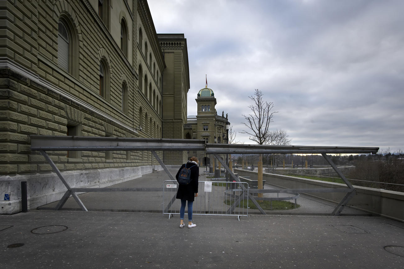 Abgesperrtes Bundeshaus