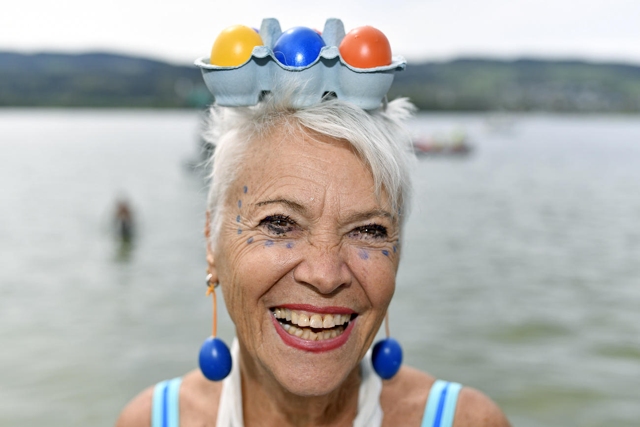 Swimmer with eggs on her head