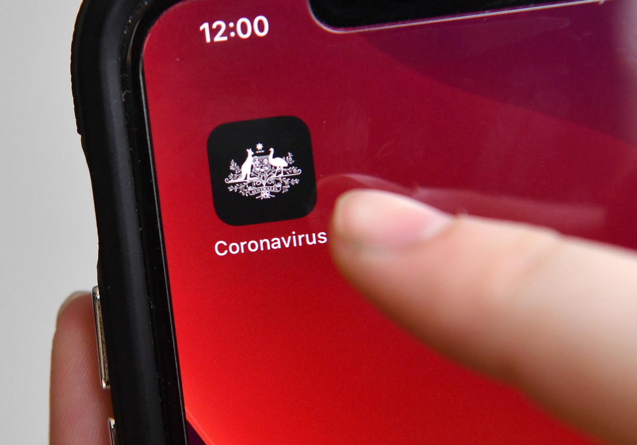 Aplicativo de controle de coronavírus em um celular