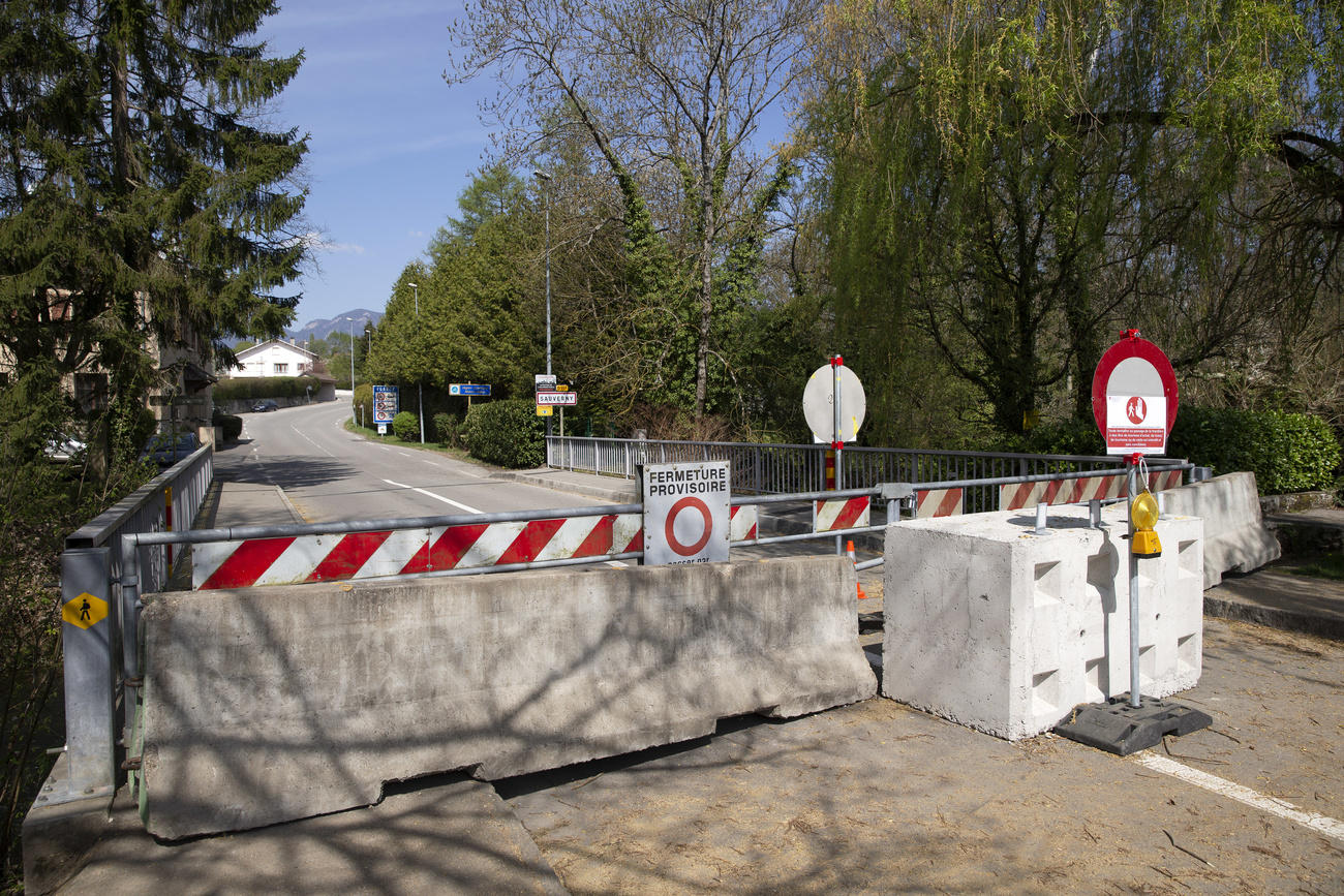 closed border crossing point