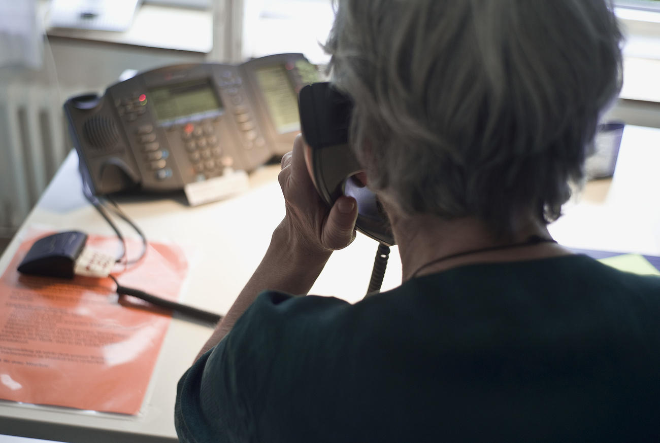 Persona al telefono
