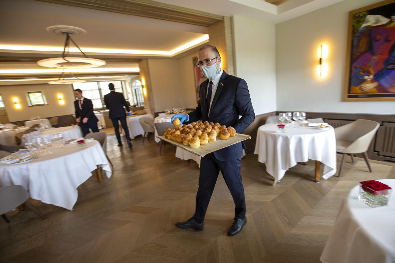 Waiter with mask