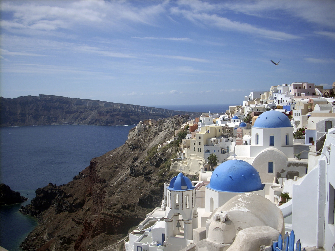 Una veduta dall alto dell isola di Santorini.