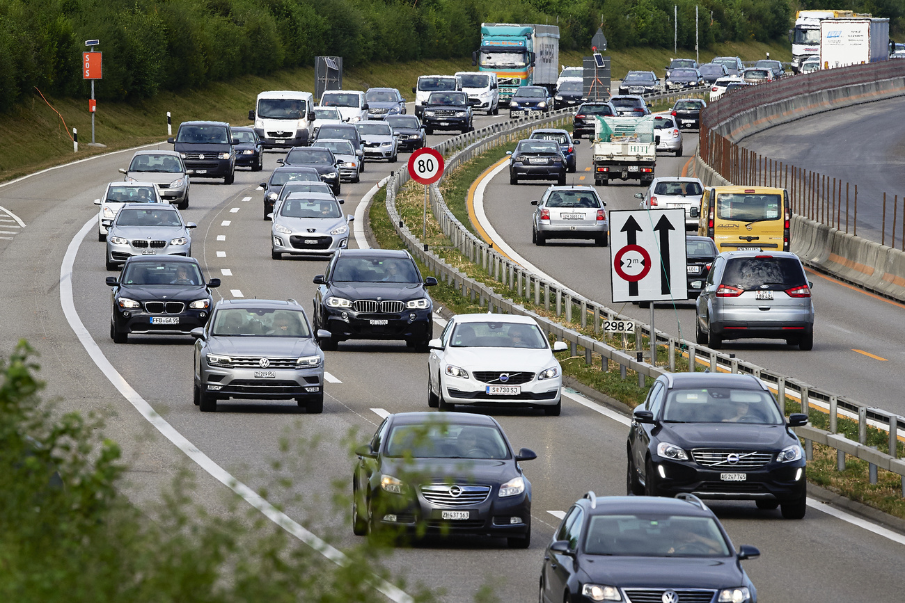 auto in coda sull autostrada