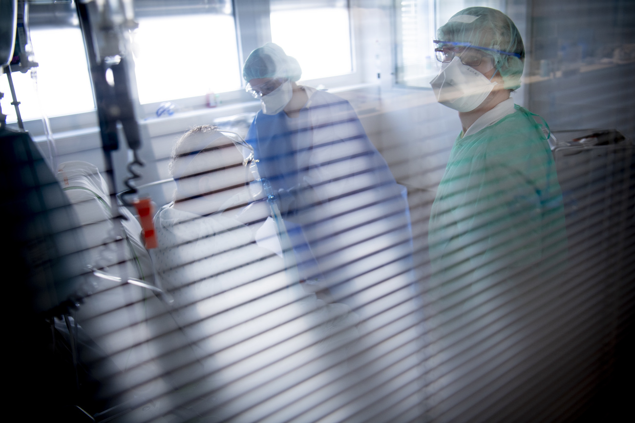 Blick in eine Intensivstation eines Spitals.