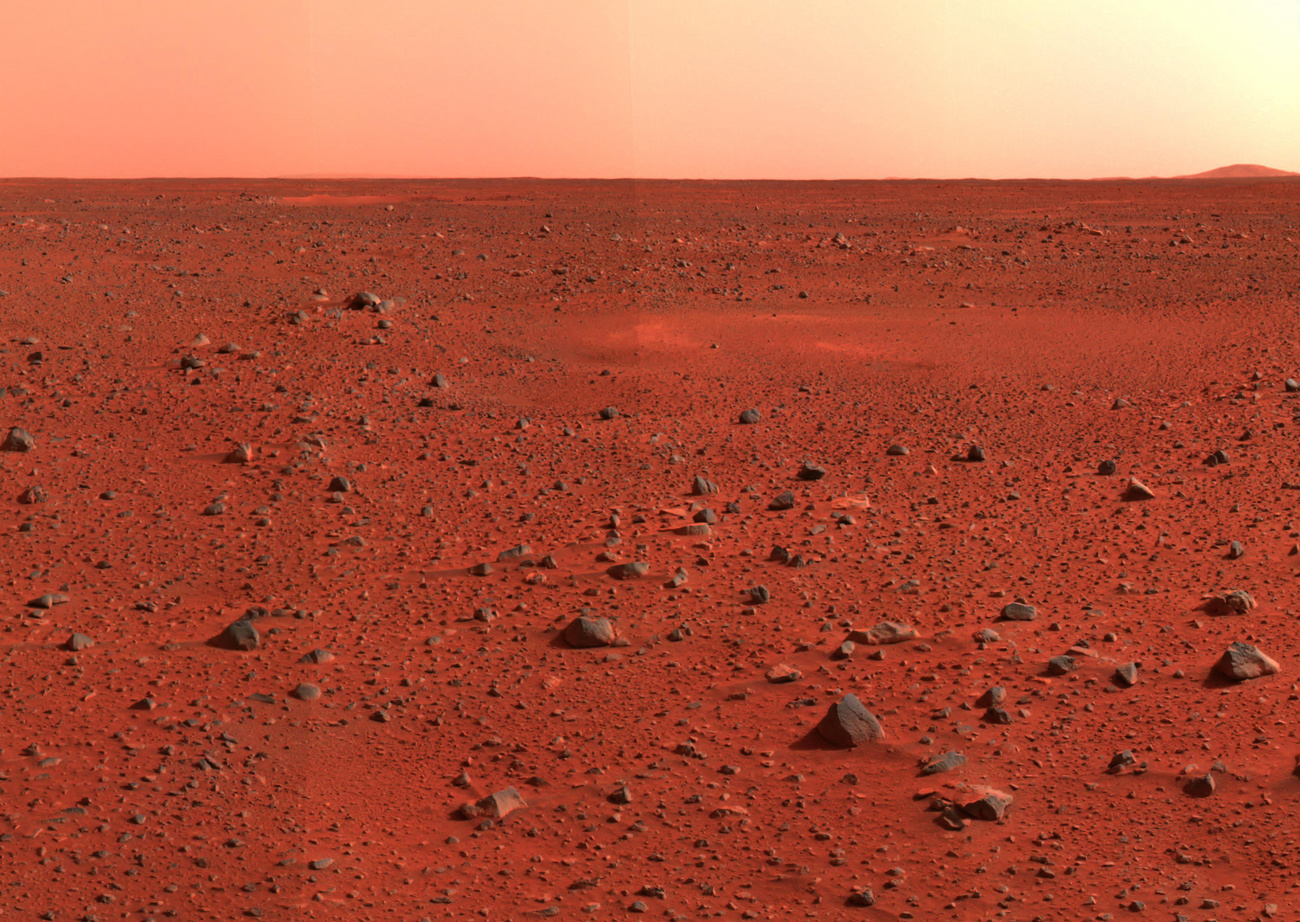 Marte fotografata dal rover Spirit nel 2004.
