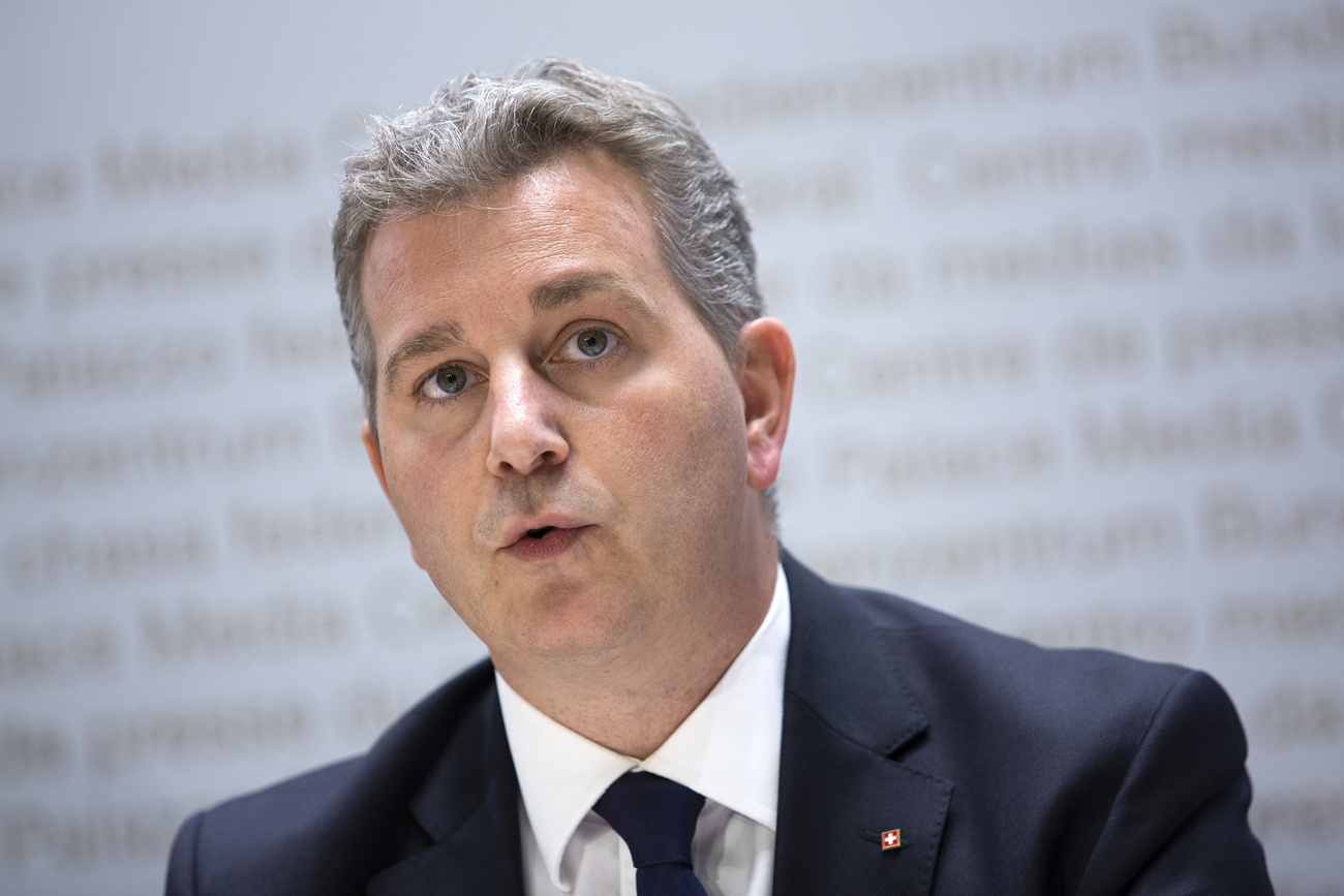 Ein Mann spricht