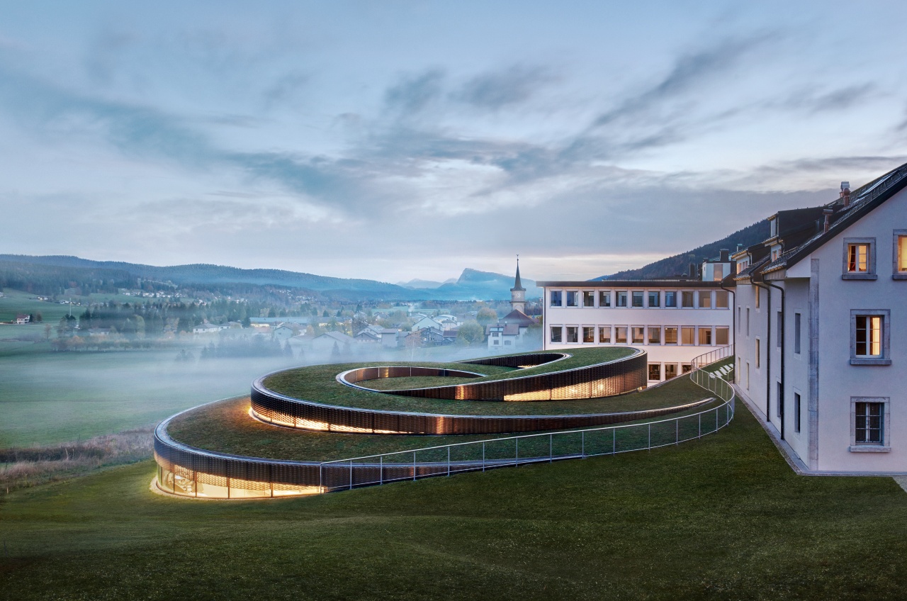 edificio a spirale visto di lato