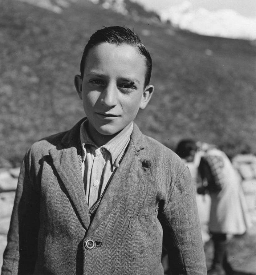 Photo d un adolescent suisse des années 1940