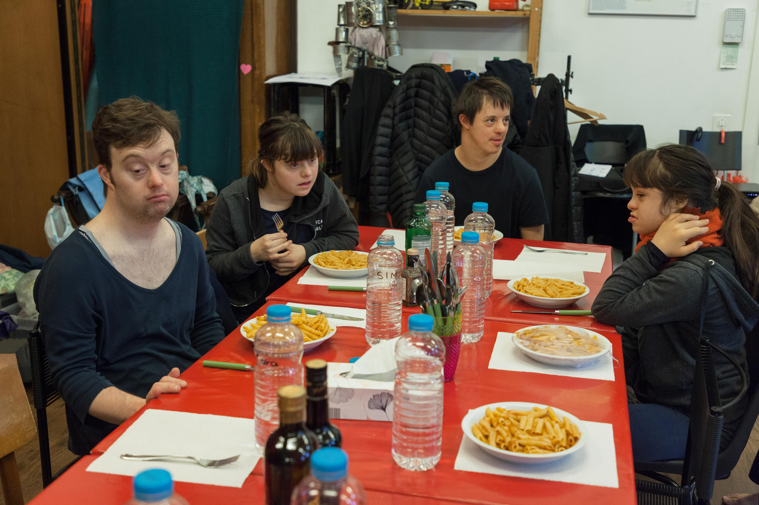 Groupe au dîner