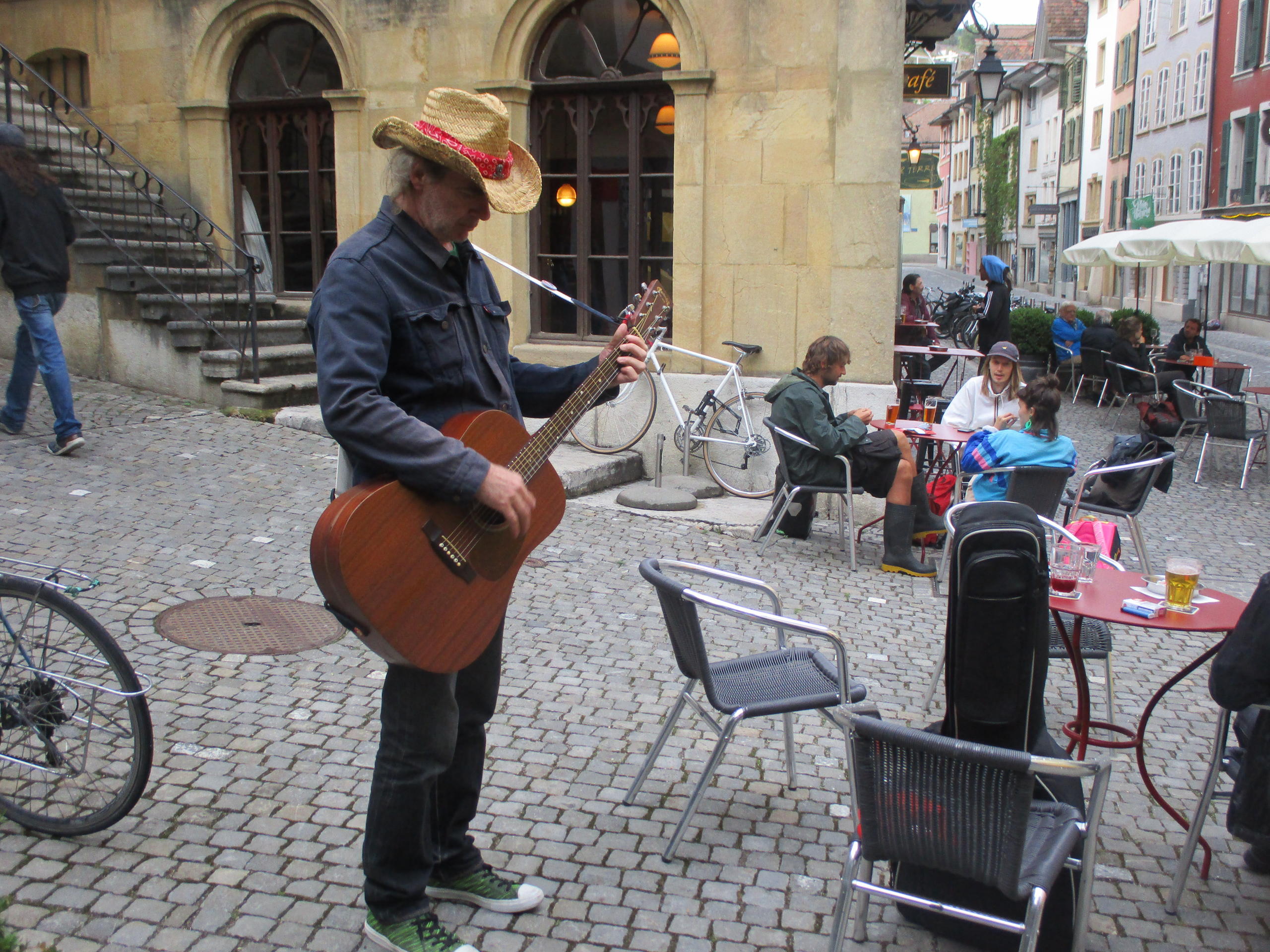 un musicien de rue