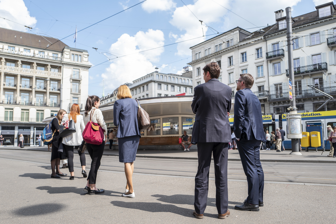 Executivas na Paradeplatz de Zurique