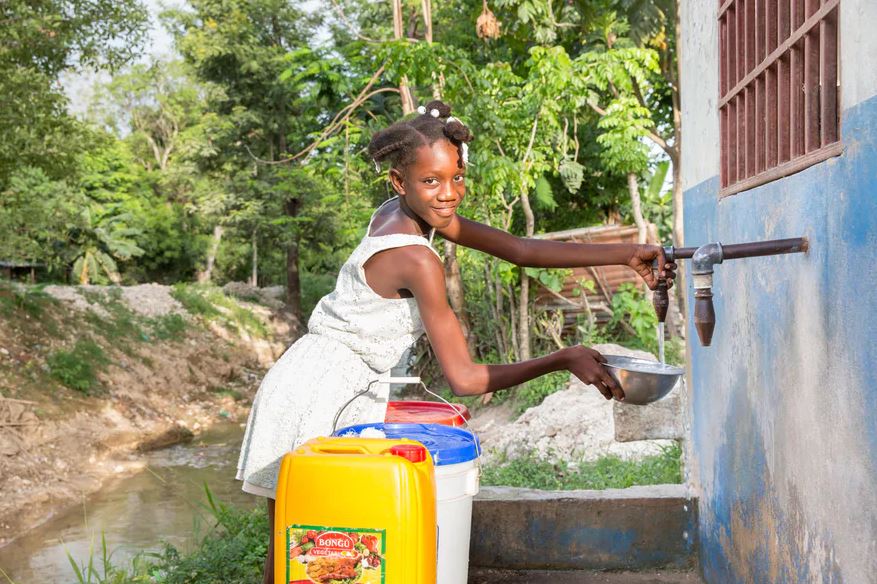 En Haïti, la DDC finance un projet d’eau potable. 