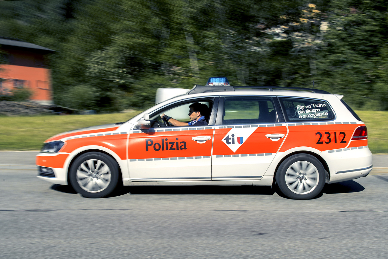 Un auto della polizia ticinese