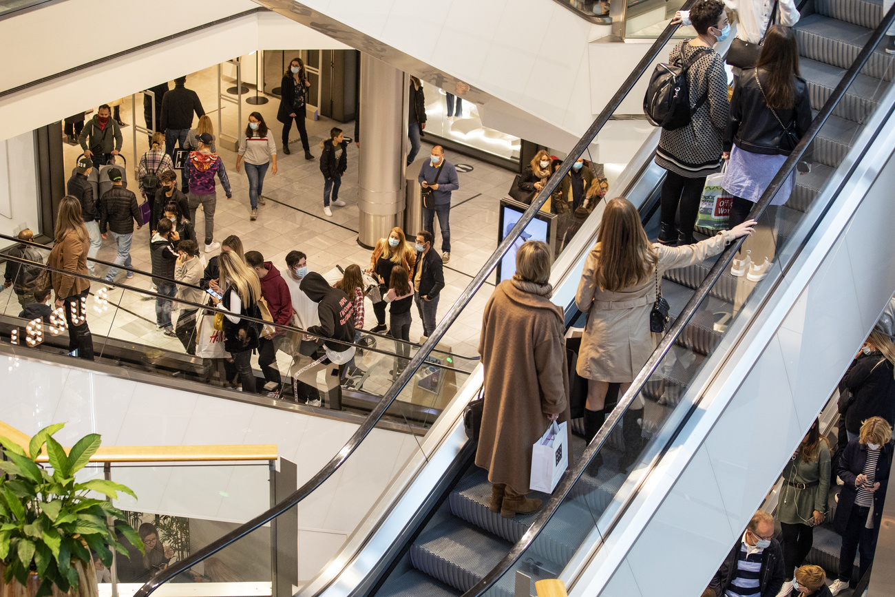 foule dans un supermarché