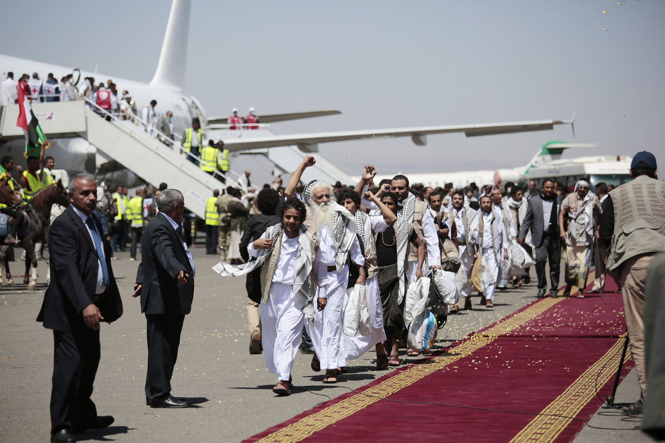 Yemeni prisoners at Sanaa airport