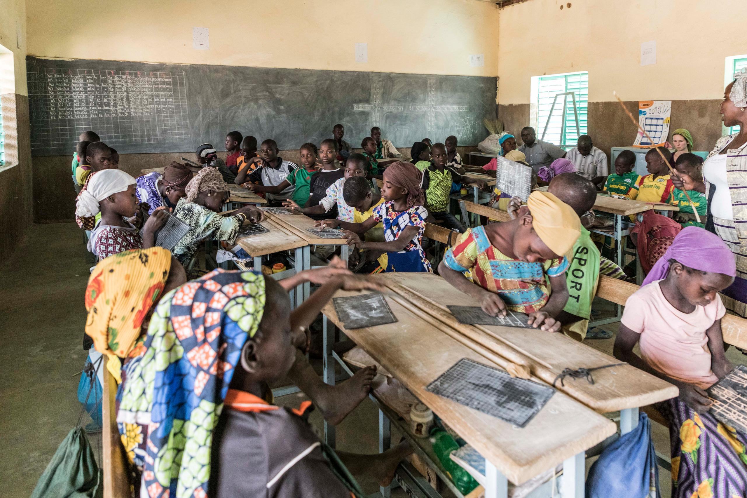 des enfants en classe