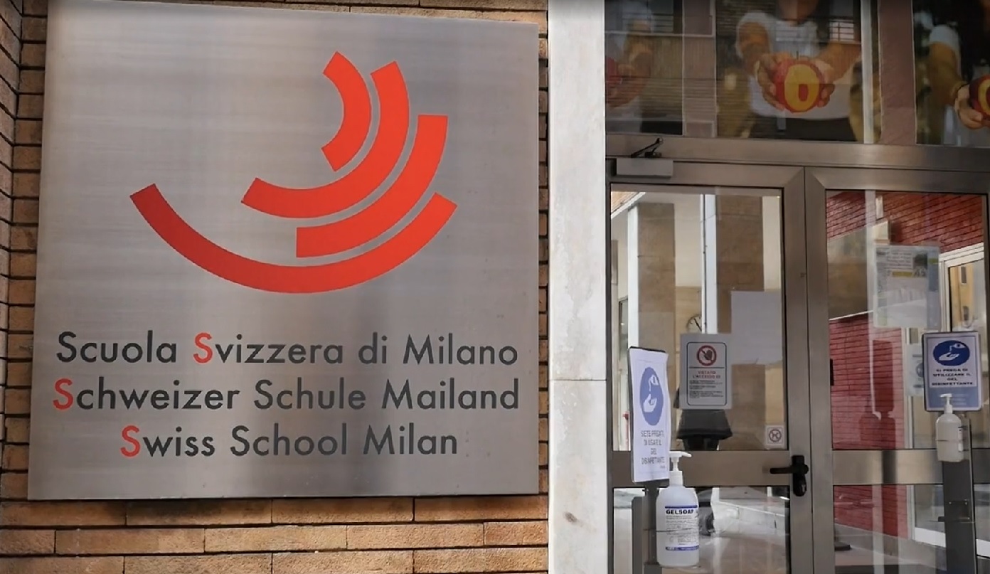facciata della scuola svizzera di Milano