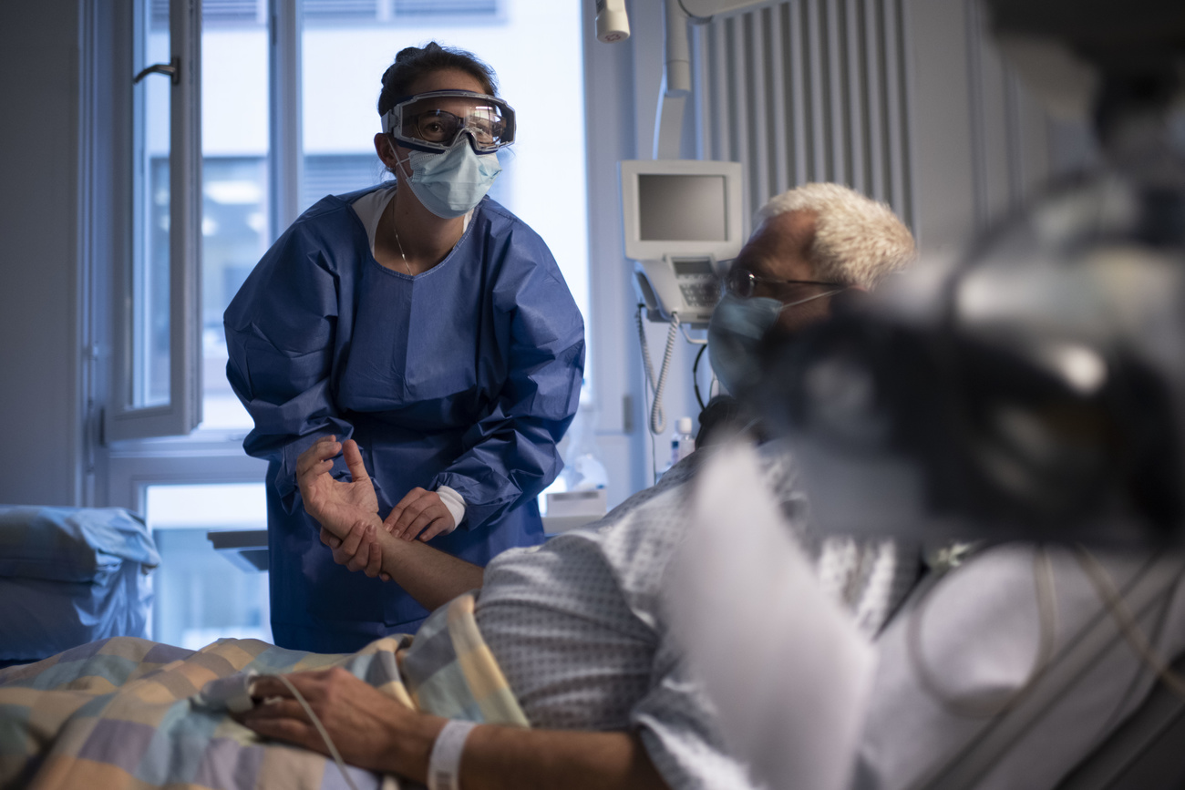 Nurse and Covid patient