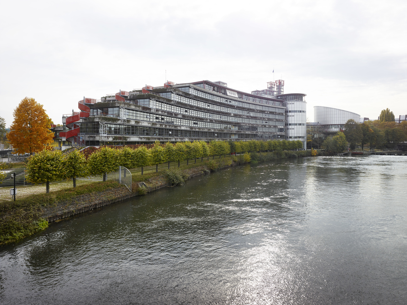 La Cour européenne des droits de l homme vue de l extérieur.