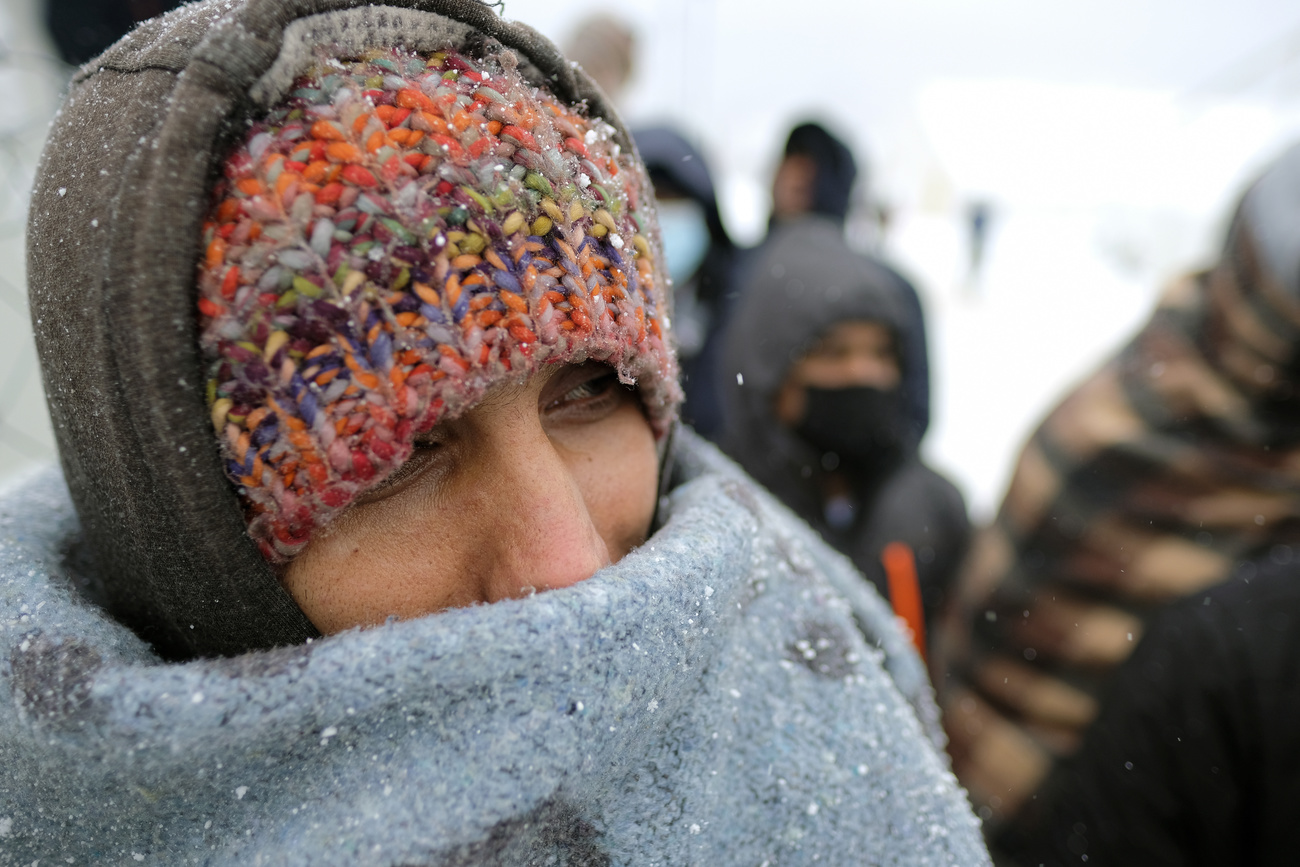 persona con berretta in primo piano