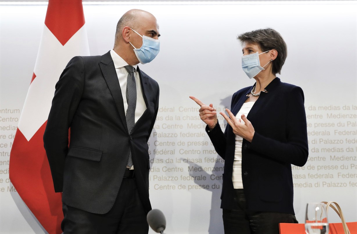 Berset et Sommaruga en conférence de presse