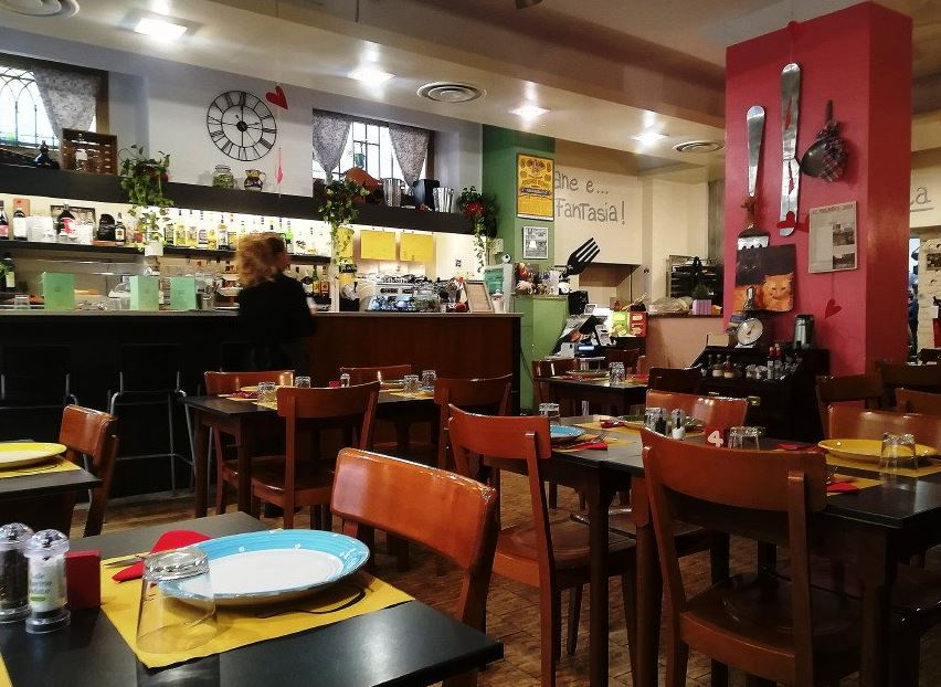 L interno della trattoria A Casa Mia